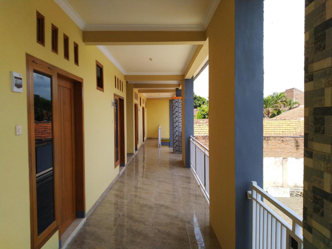 R3 Brawijaya Homestay Banyuwangi (East Java) Exterior foto