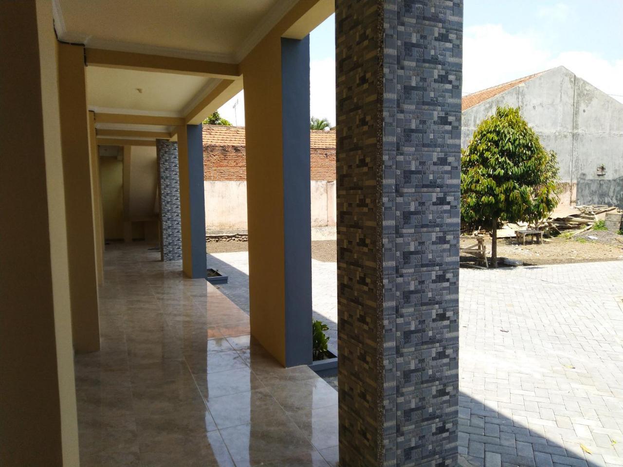 R3 Brawijaya Homestay Banyuwangi (East Java) Exterior foto