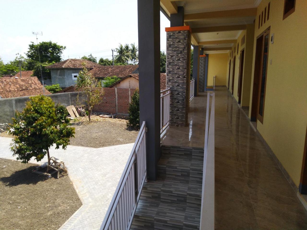 R3 Brawijaya Homestay Banyuwangi (East Java) Exterior foto