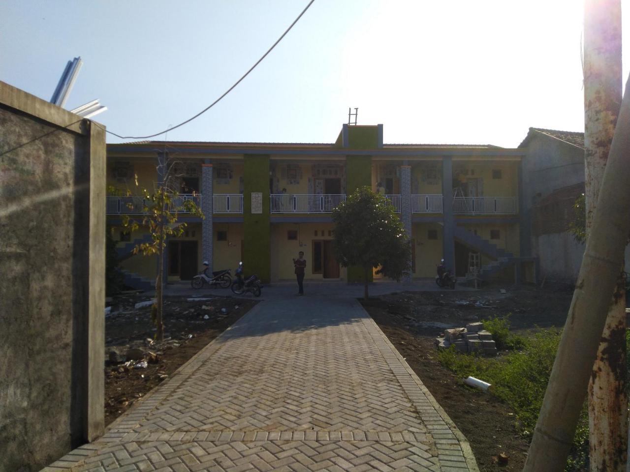 R3 Brawijaya Homestay Banyuwangi (East Java) Exterior foto